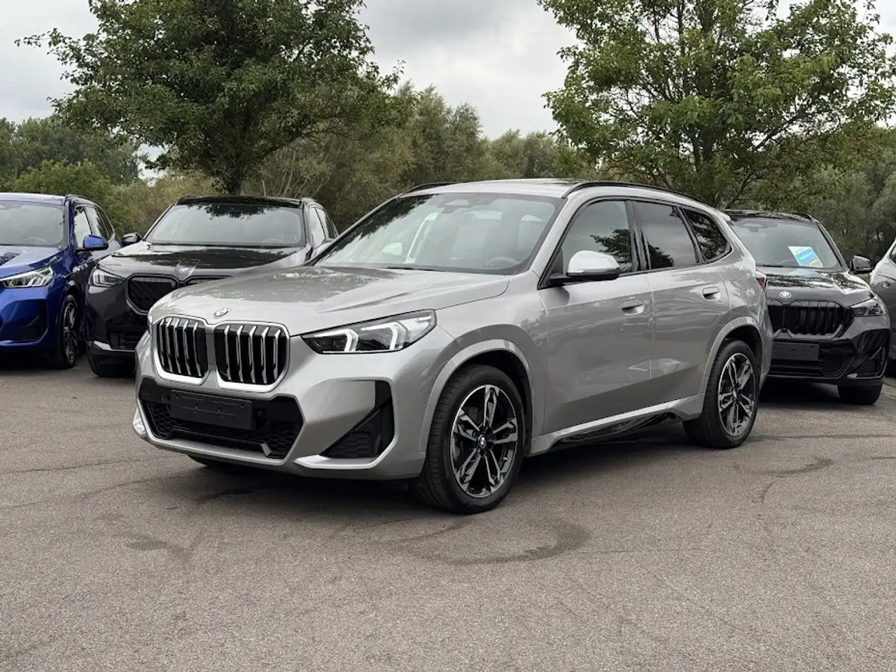 BMW X1 sDrive18i M Sport / KEYLESS / LEDER / PANO / ADPT LED / CAM