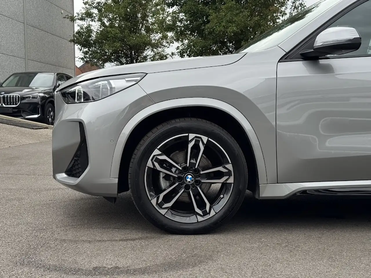 BMW X1 sDrive18i M Sport / KEYLESS / LEDER / PANO / ADPT LED / CAM, миниатюра 3