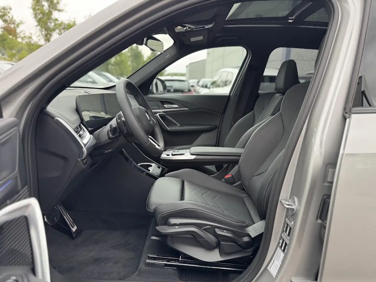 BMW X1 sDrive18i M Sport / KEYLESS / LEDER / PANO / ADPT LED / CAM, миниатюра 22