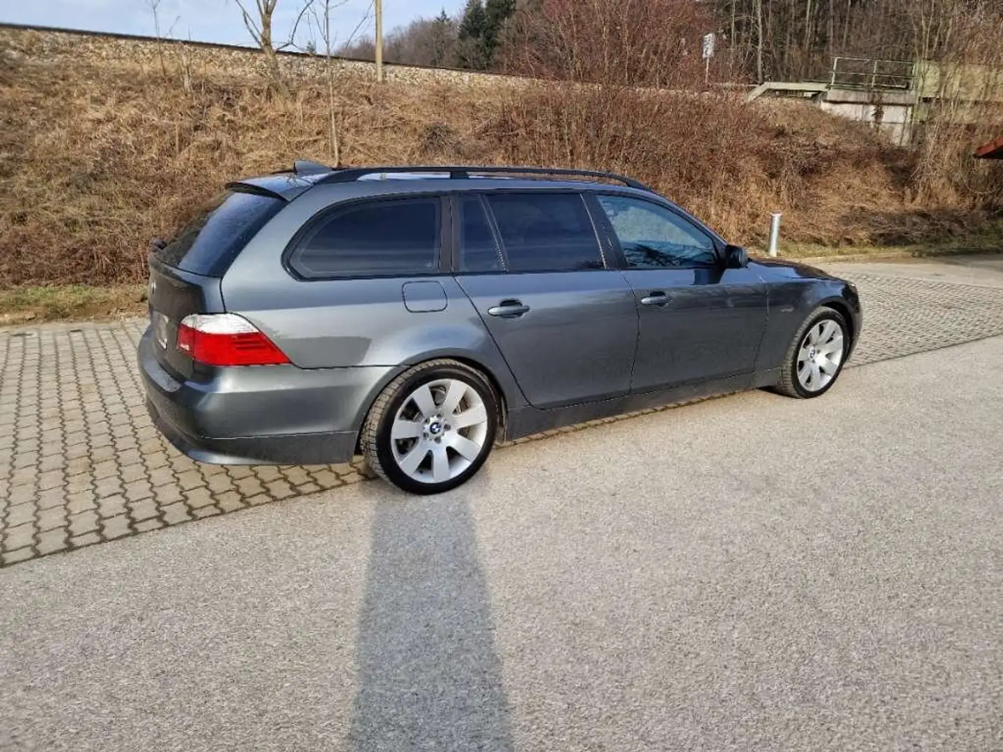 BMW 525 525d Touring Grau - 1
