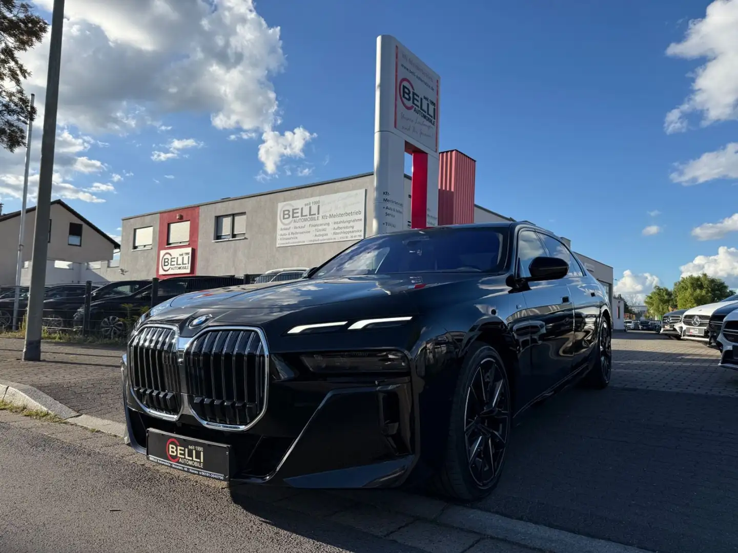 BMW 740 d xDrive M Sport SkyLounge B&W FINANZIERUNG Noir - 1