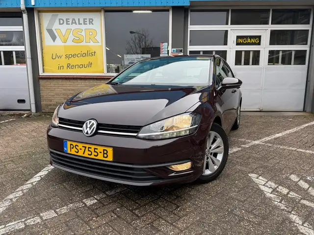 Volkswagen Golf view 5