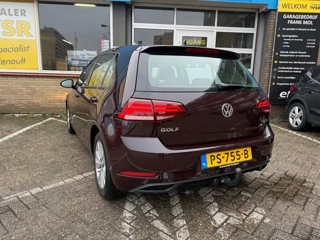 Volkswagen Golf view 10
