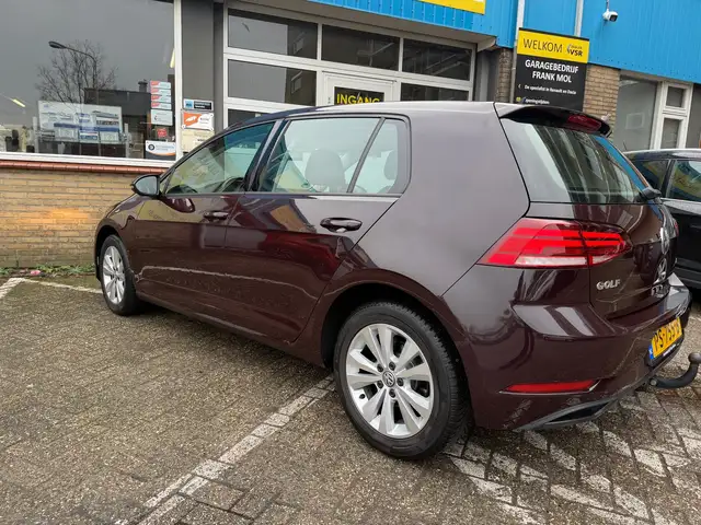 Volkswagen Golf view 11