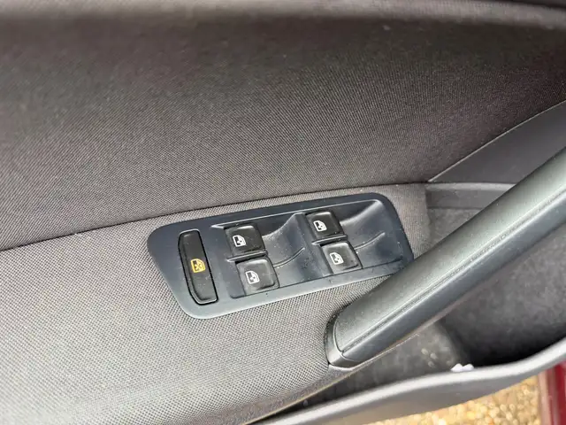 Volkswagen Golf view 12