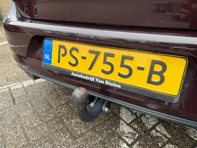 Volkswagen Golf view 8