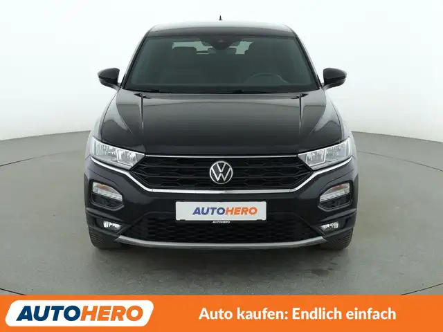 Volkswagen T-Roc view 9