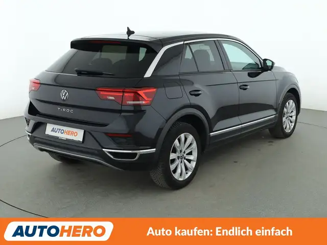 Volkswagen T-Roc view 6