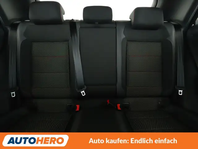 Volkswagen T-Roc view 15