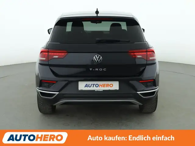 Volkswagen T-Roc view 5