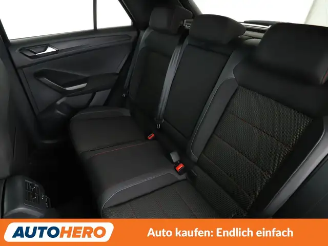 Volkswagen T-Roc view 14
