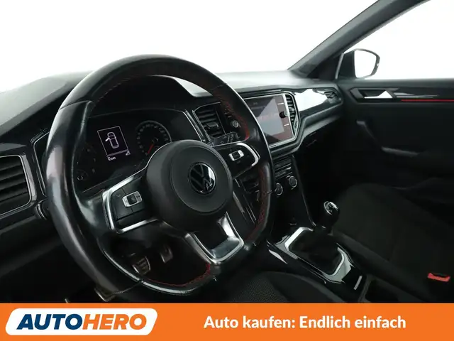 Volkswagen T-Roc view 11