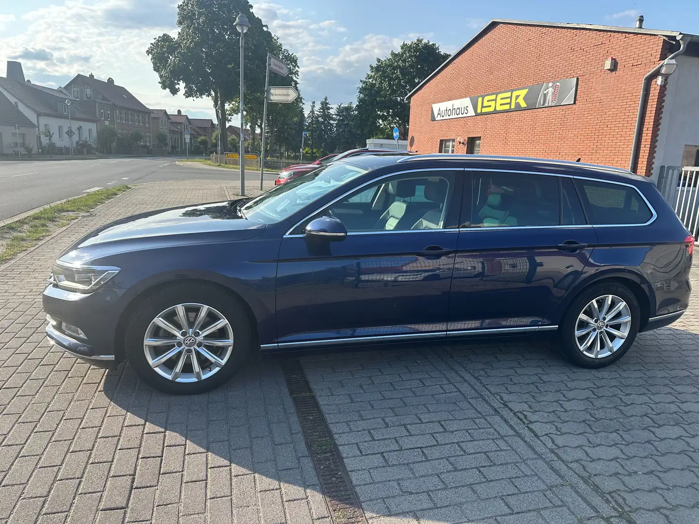 Volkswagen Passat Variant Highline DSG, AHK, Virtual Cockpit, LED R-Line Blau - 2