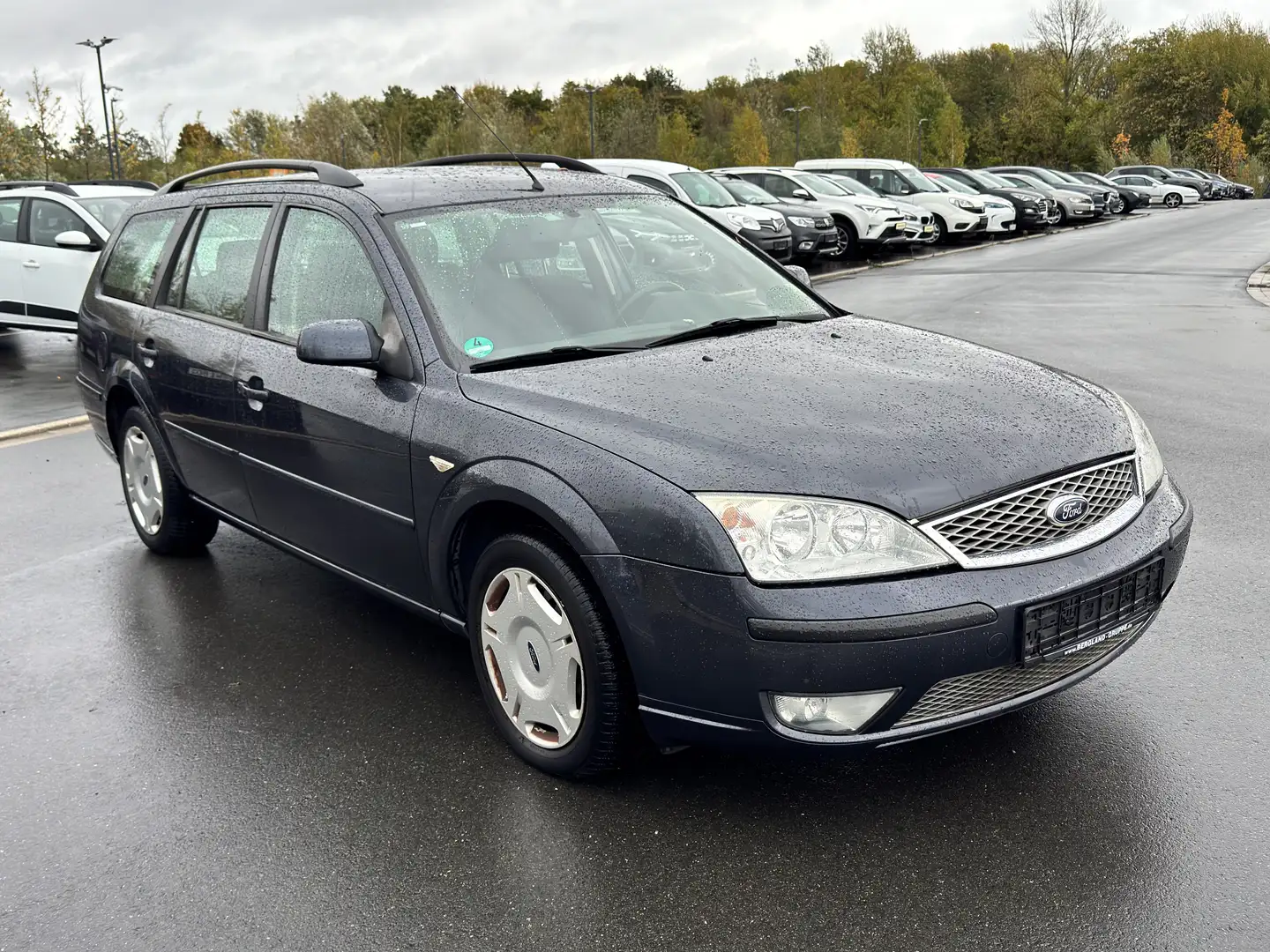 Ford Mondeo Turnier 1.8 Futura X Grau - 1