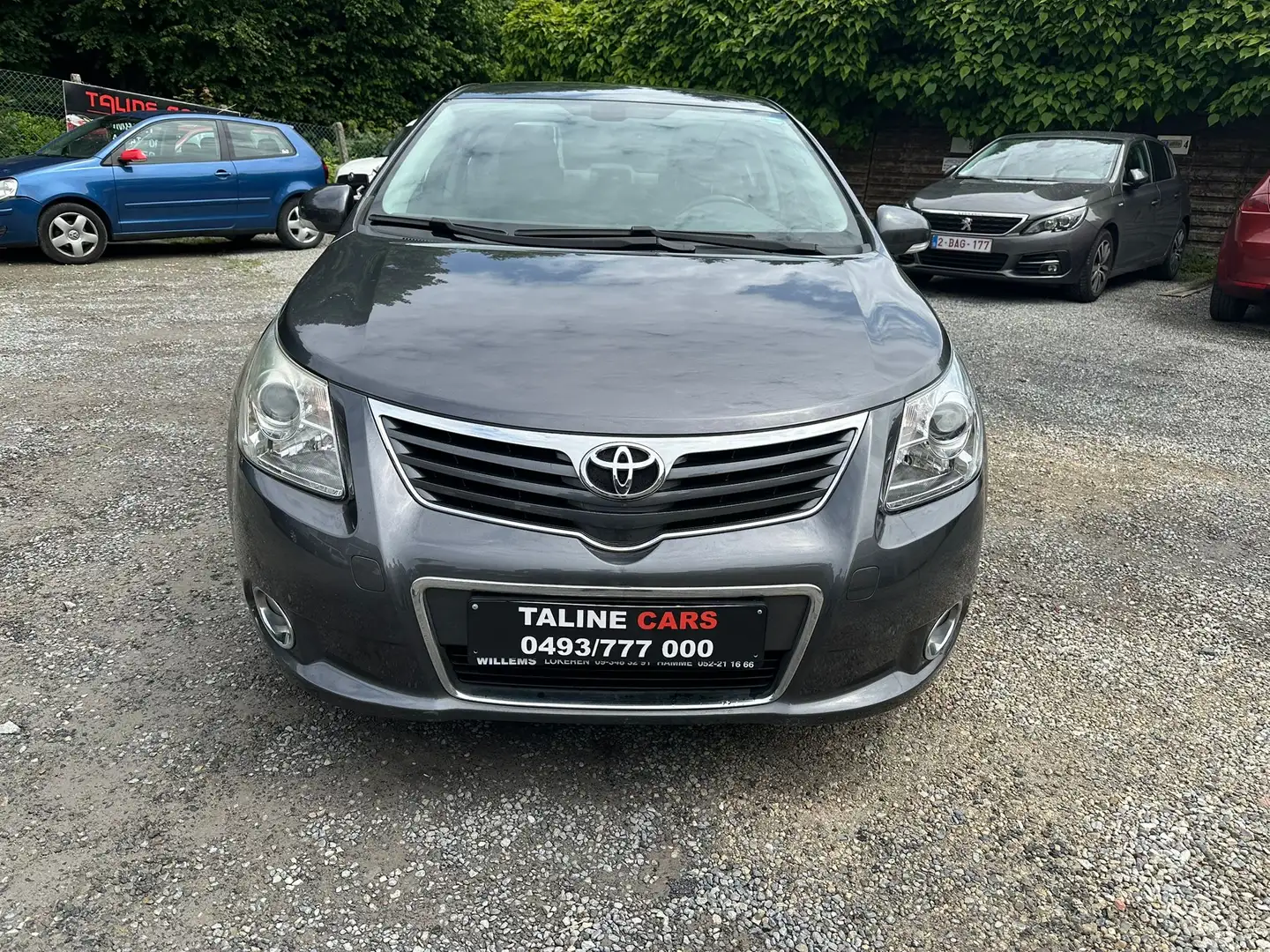 Toyota Avensis 2.0 Turbo D4D 16v vp Gris - 1