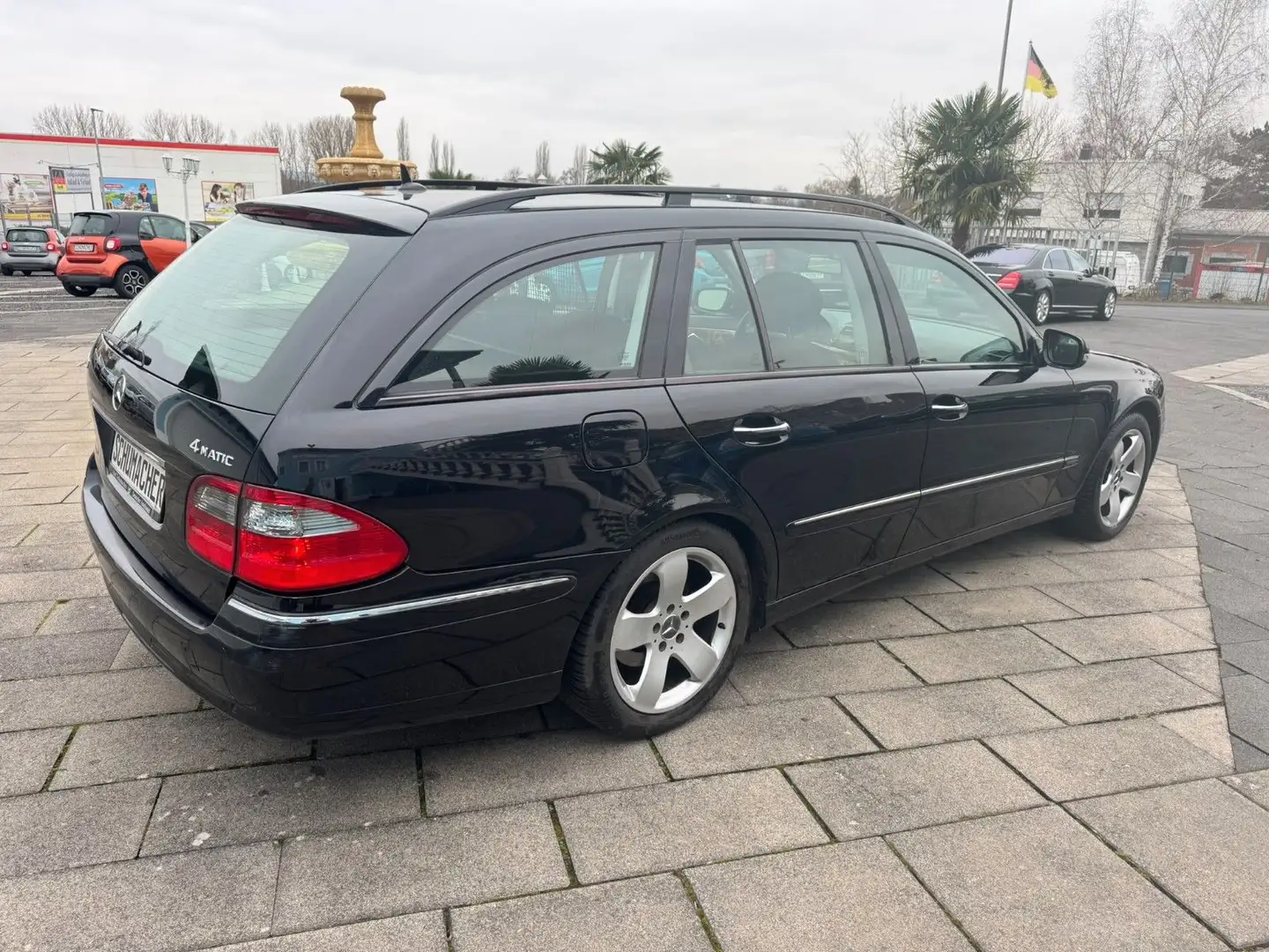 Mercedes-Benz E 350 E350T 4Matic Elegance, AHK, Airmaic, Stoff Schwarz - 2