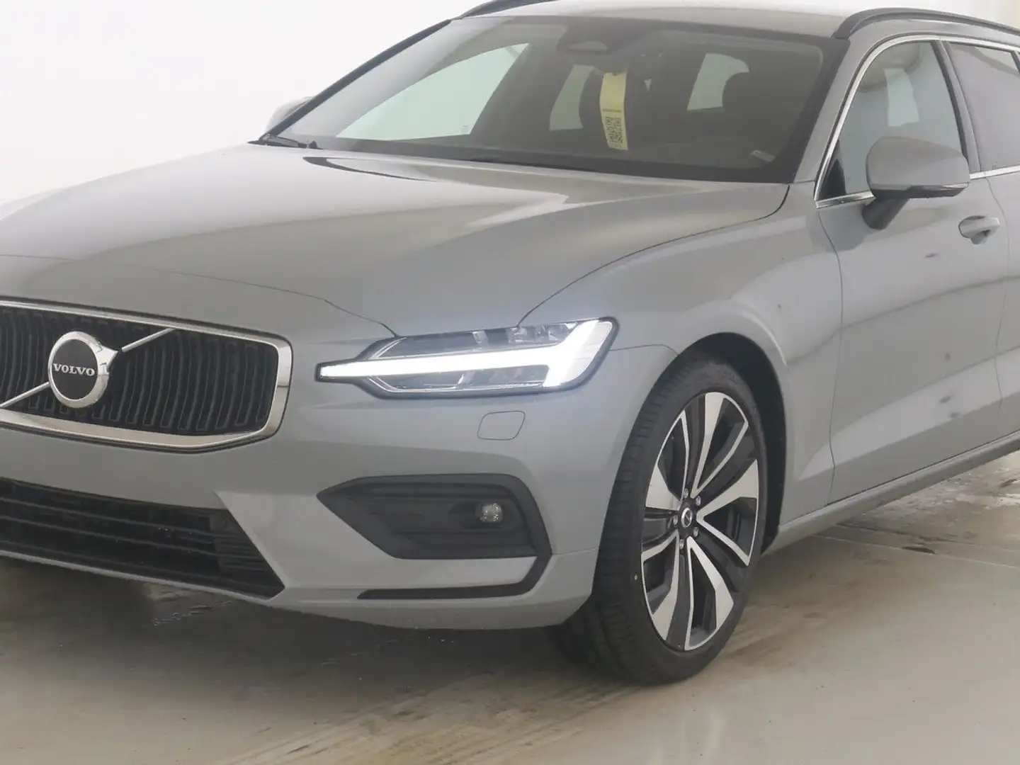 Volvo V60 B4 Core*ABSTANDSTEMPOMAT*BLIS*VOLL-LED*KAM Grau - 2
