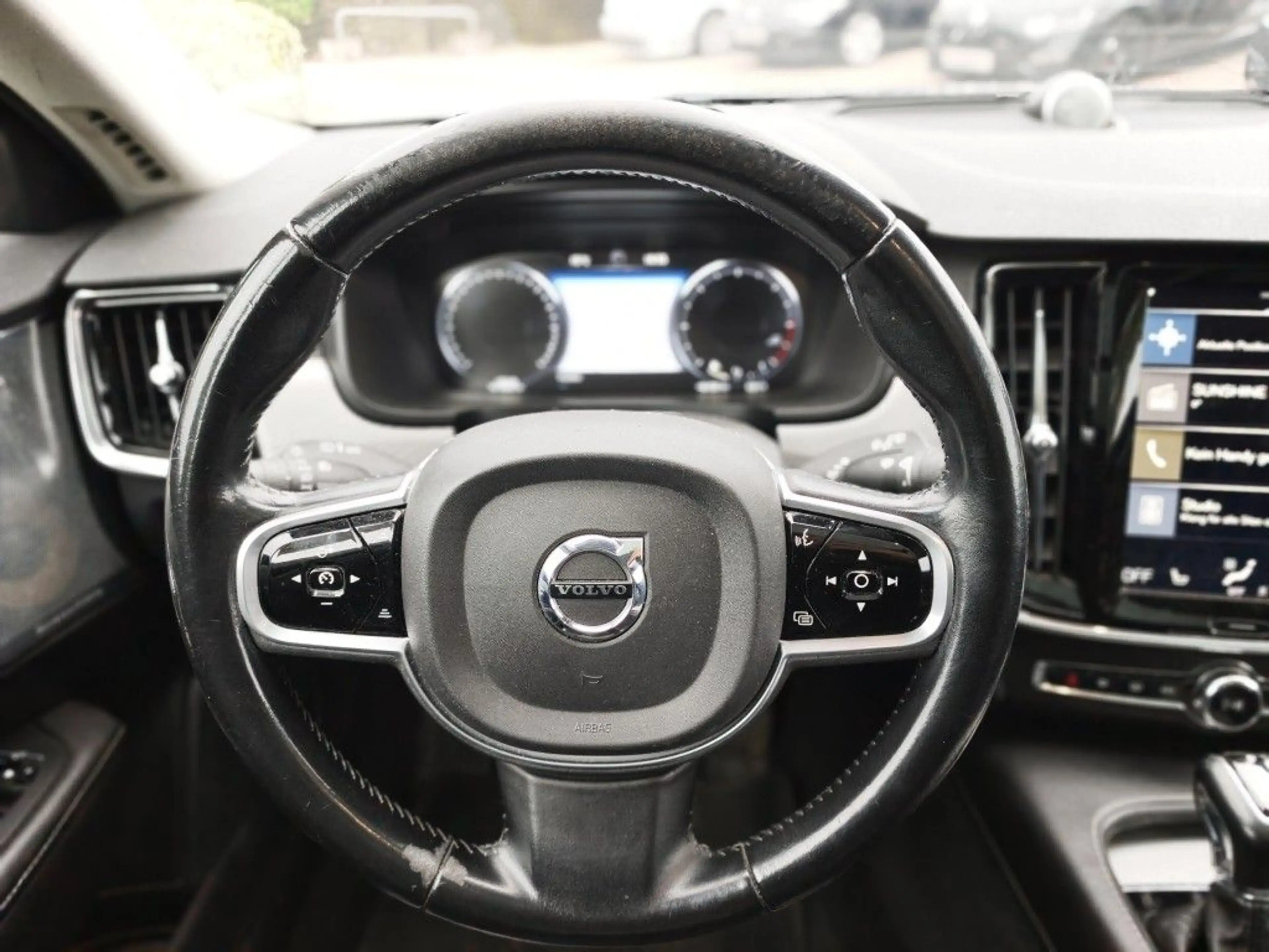 Volvo V90 D4 Geartronic Inscription *Leder,Navi,SHZ,Pano* — photo 10