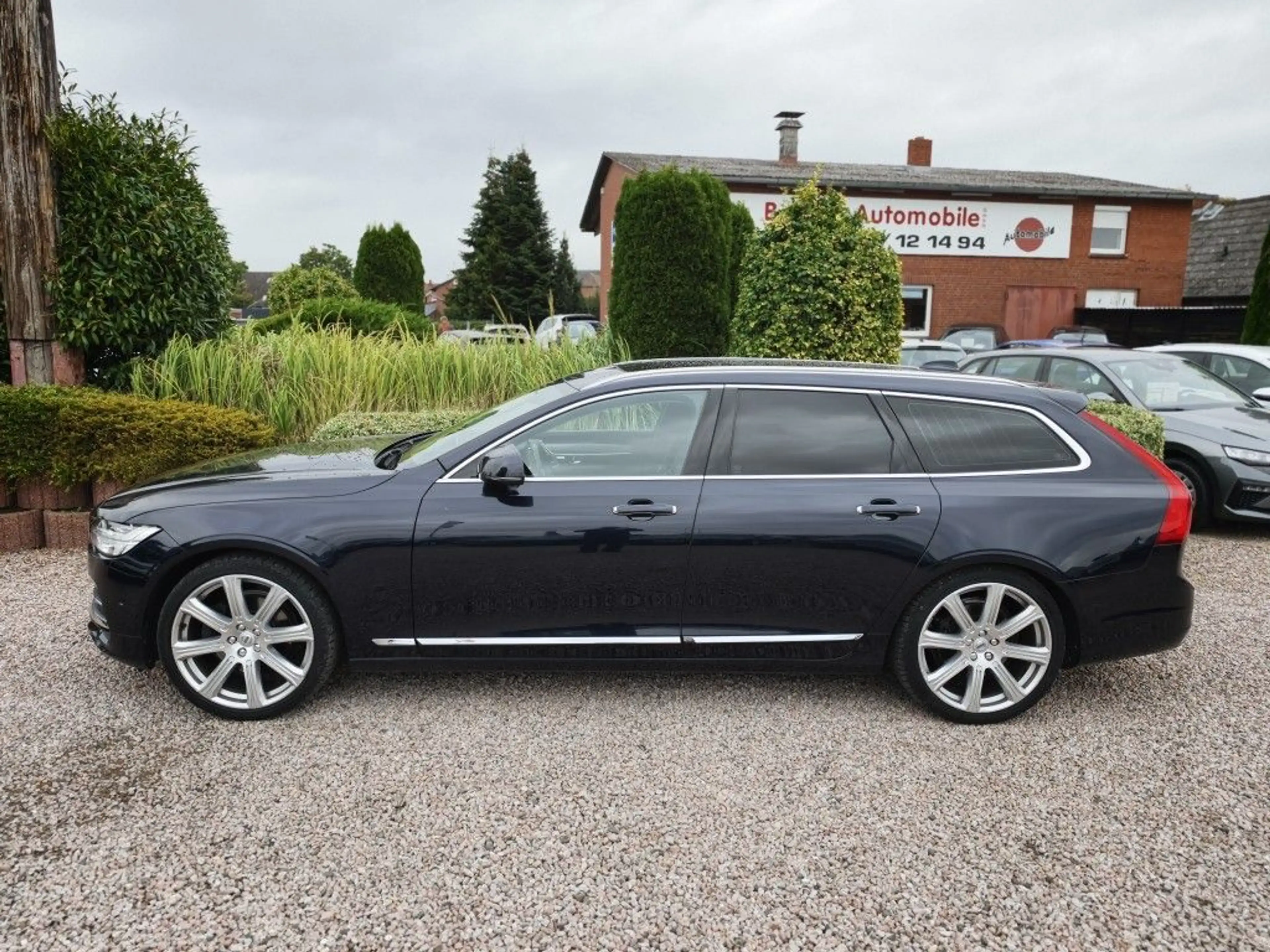 Volvo V90 D4 Geartronic Inscription *Leder,Navi,SHZ,Pano* — photo 3