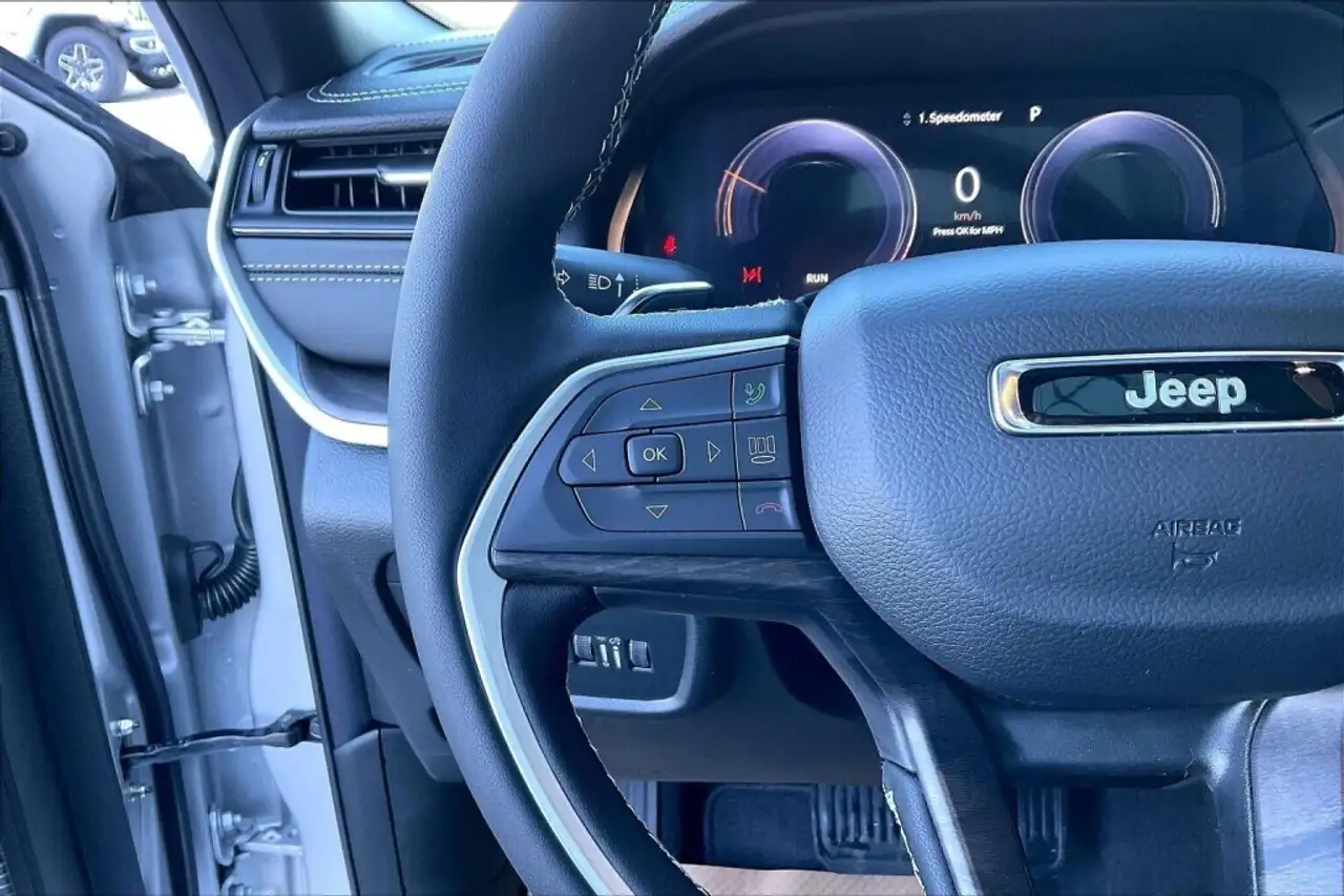 Jeep Grand Cherokee снимка Jeep Grand Cherokee