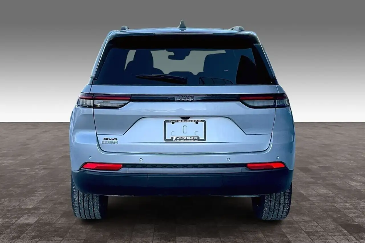 Jeep Grand Cherokee снимка Jeep Grand Cherokee