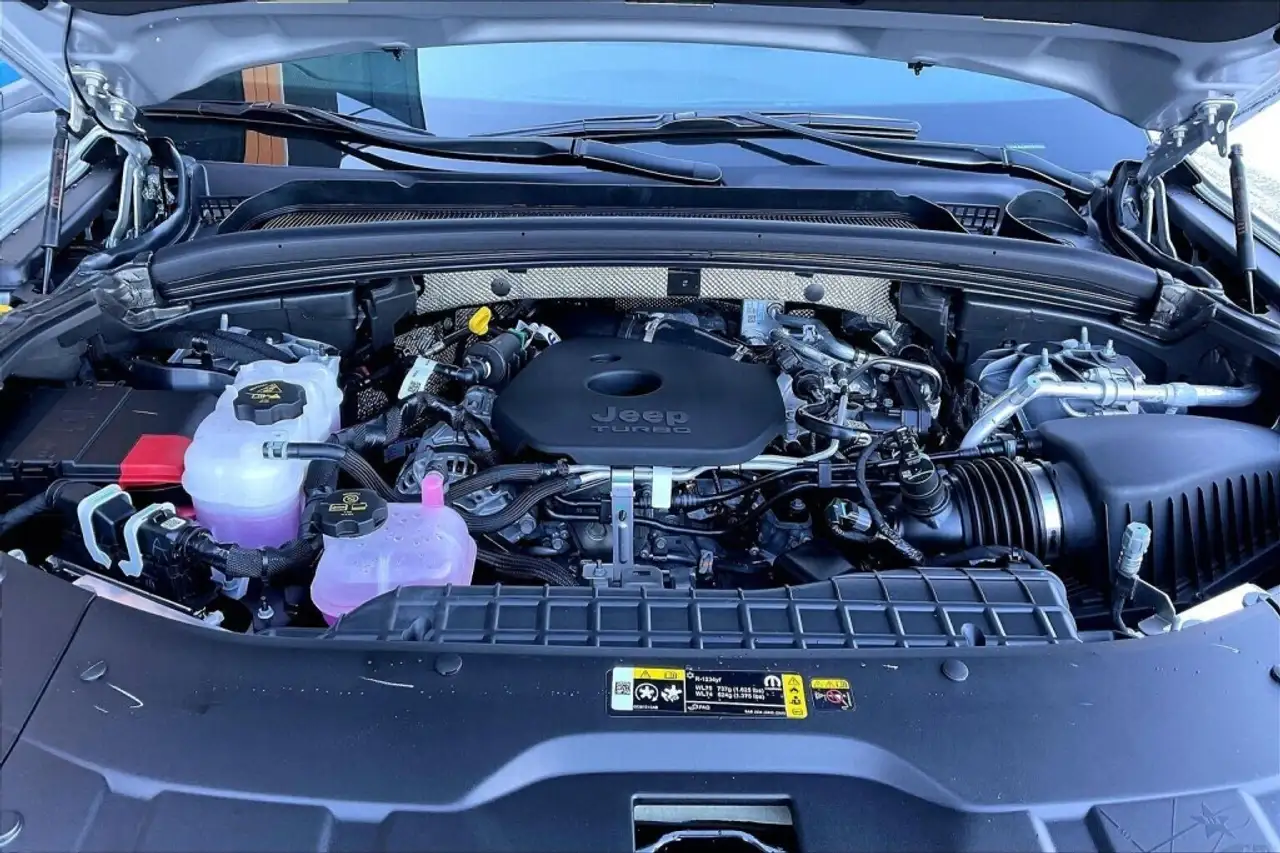 Jeep Grand Cherokee снимка Jeep Grand Cherokee