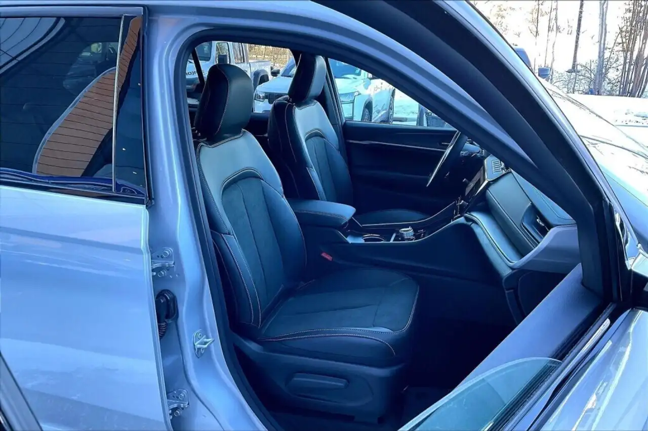 Jeep Grand Cherokee снимка Jeep Grand Cherokee