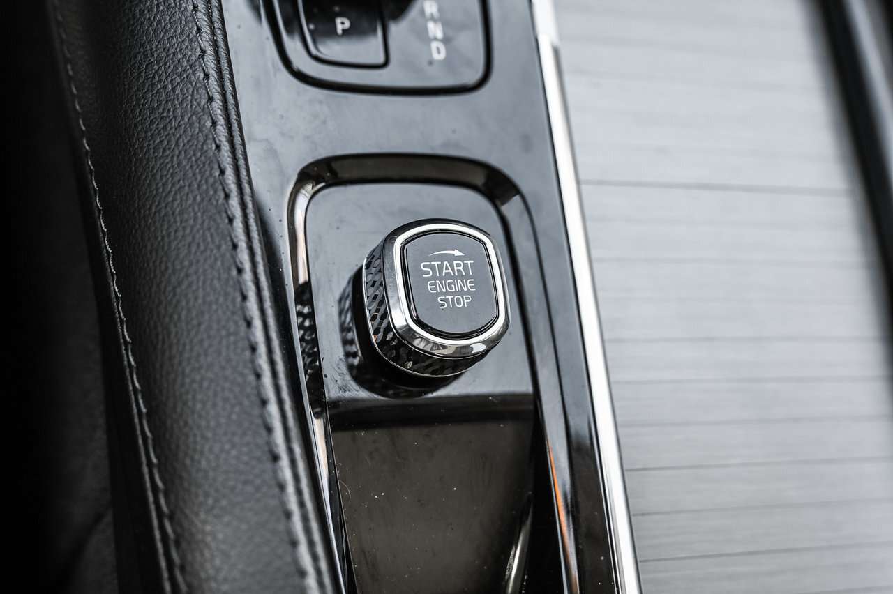 2023 Volvo XC90 B6 AWD Core - Base Climate Package / Ensemble Clim thumb 17