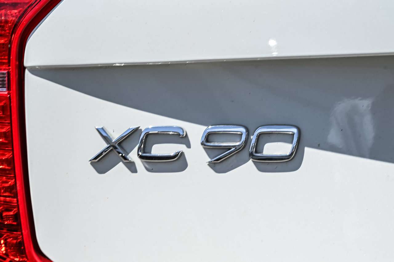 2023 Volvo XC90 B6 AWD Core - Base Climate Package / Ensemble Clim thumb 8