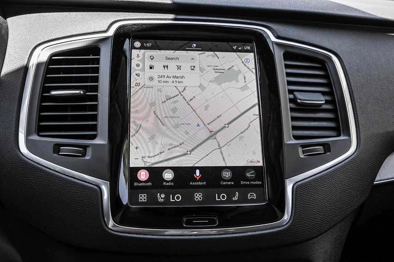 2023 Volvo XC90 B6 AWD Core - Base Climate Package / Ensemble Clim thumb 18