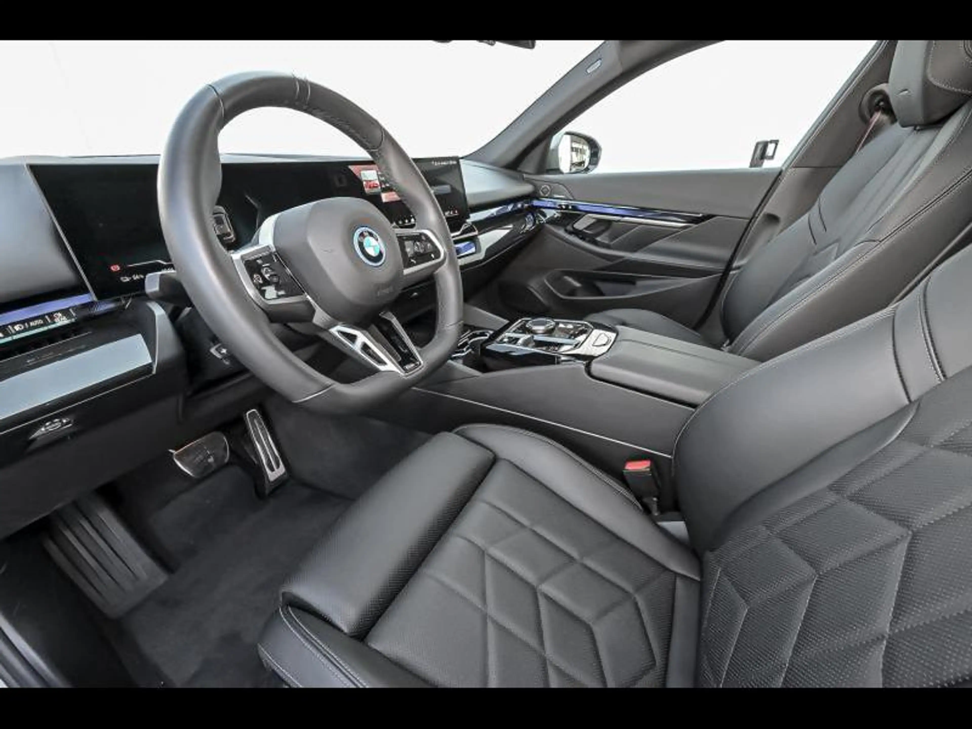 BMW i5 i5 xDrive40 — photo 6