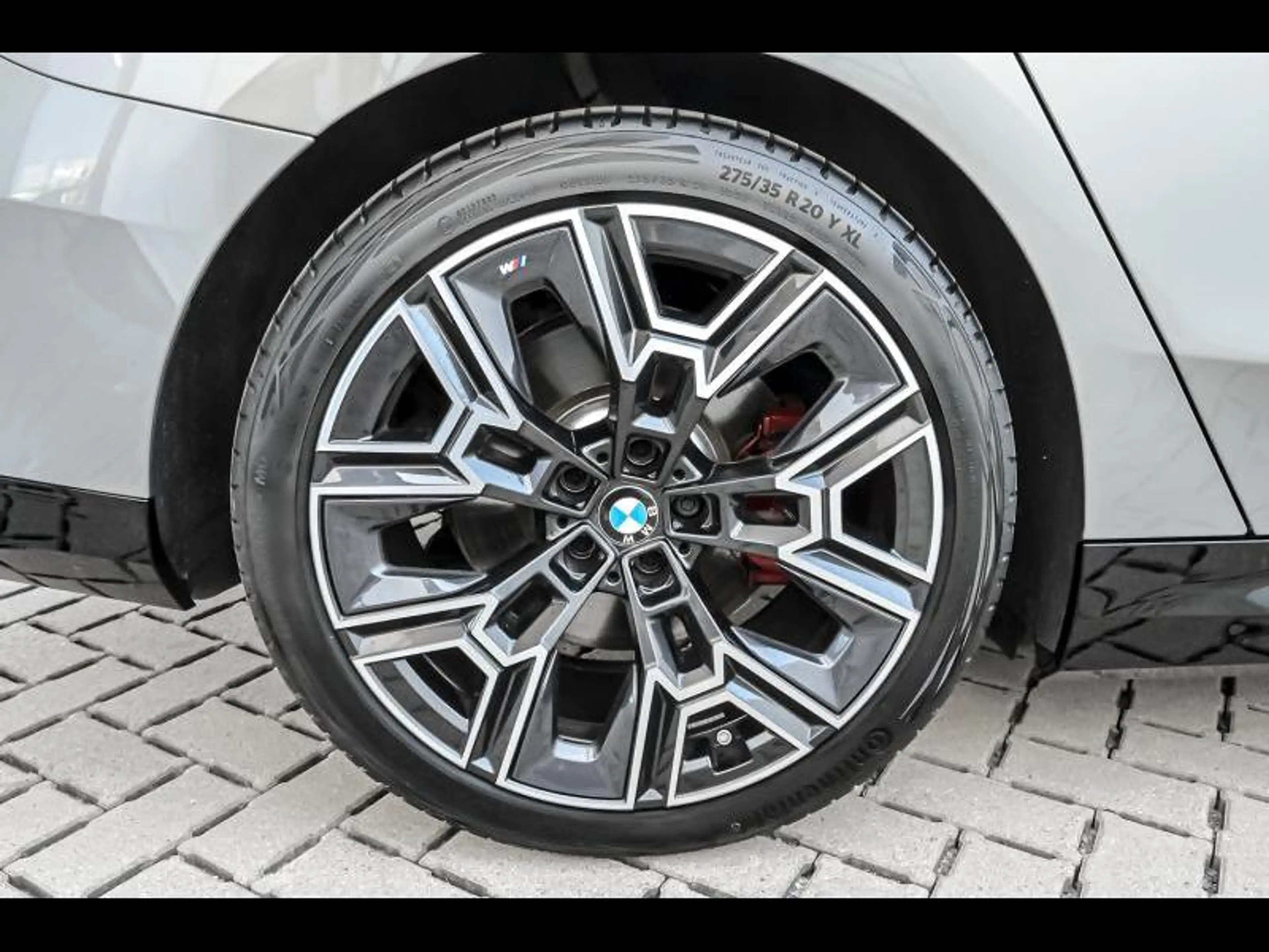 BMW i5 i5 xDrive40 — photo 8