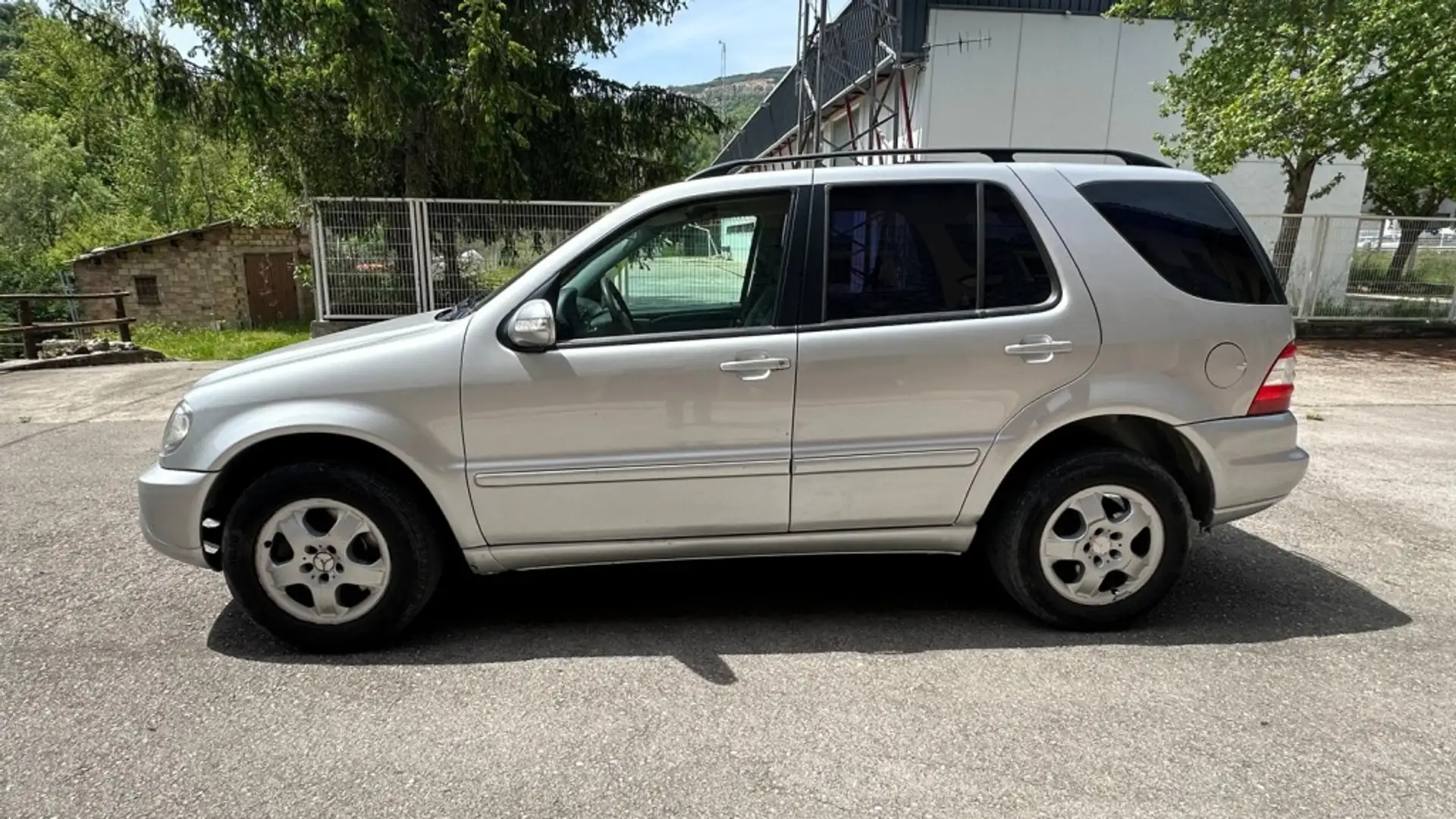 Mercedes-Benz ML 320 Aut. Argintiu - 2