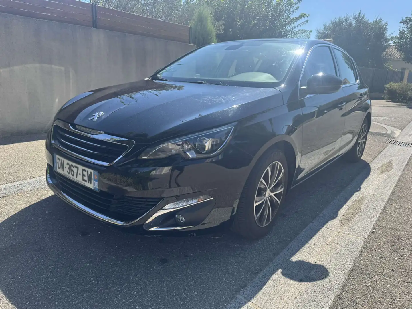 Peugeot 308 1.2 PureTech 110ch S&S BVM5 Allure - 1