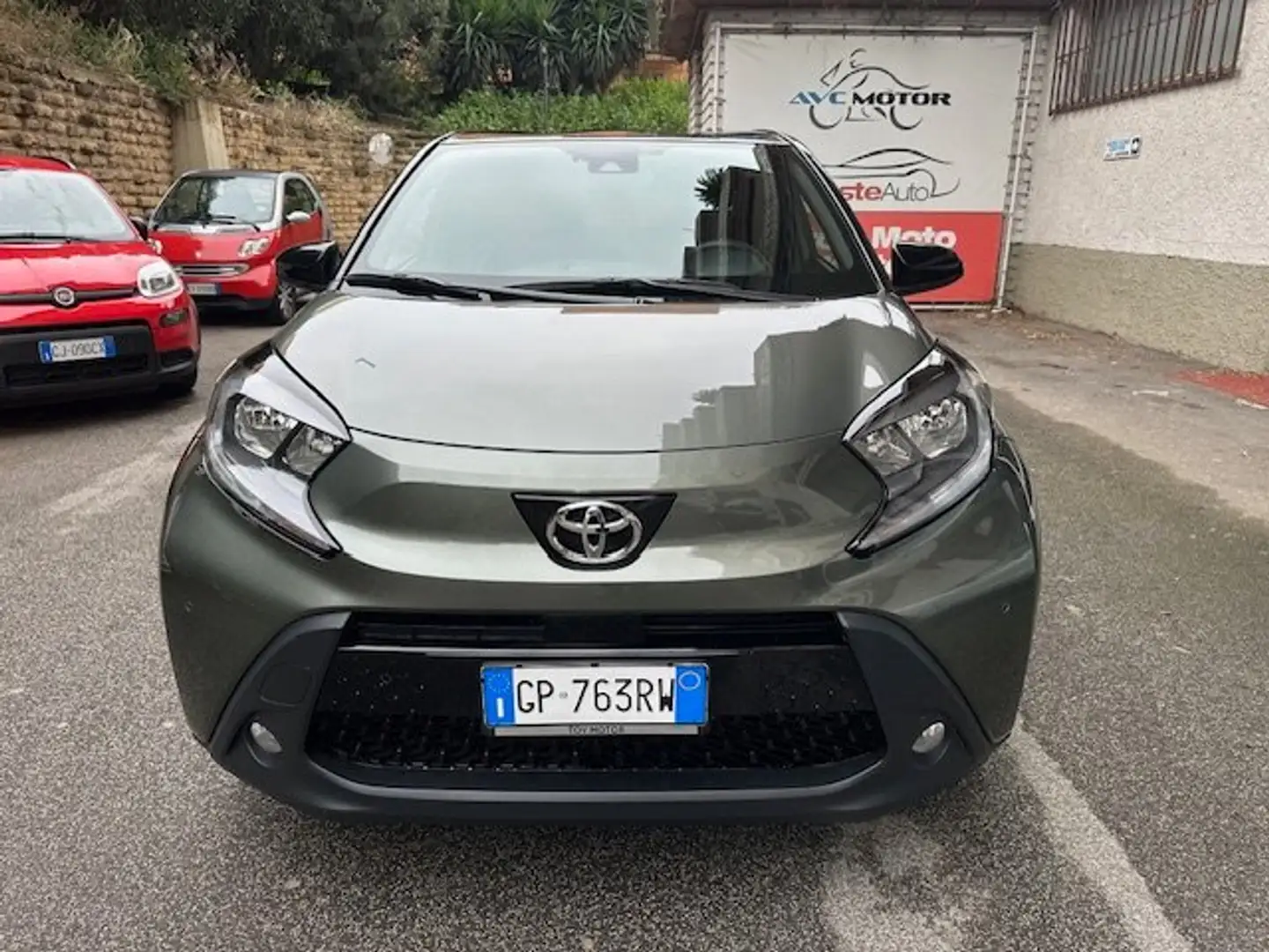 Toyota Aygo Aygo X 1.0 Trend 72cv Verde - 2