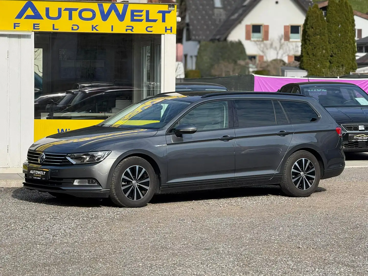 Volkswagen Passat Variant Trendline BlueMotion MODELL 2017 *NAVI *SZH Grau - 1