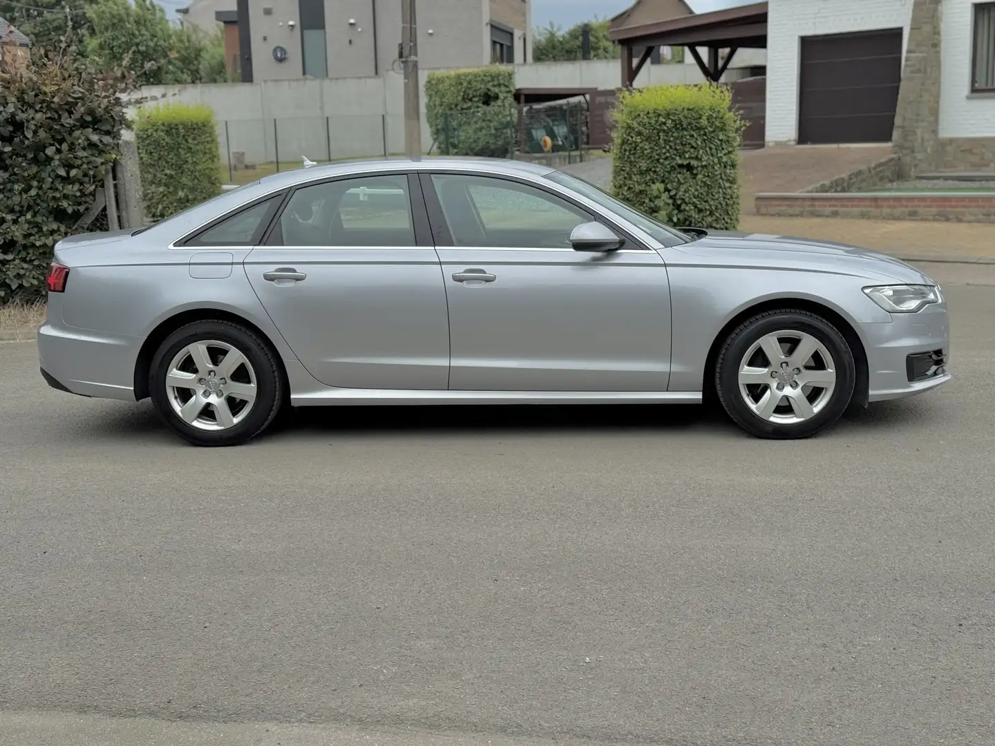 Audi A6 2.0 TDi ultra S tronic EXCLUSIVE Gris - 2