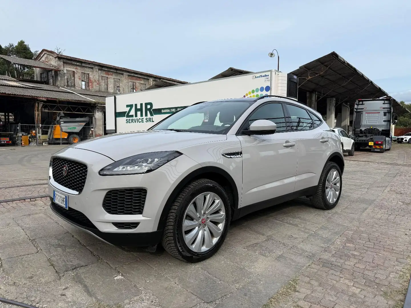 Jaguar E-Pace 2.0D 180 CV AWD aut. R-Dynamic S Beige - 1
