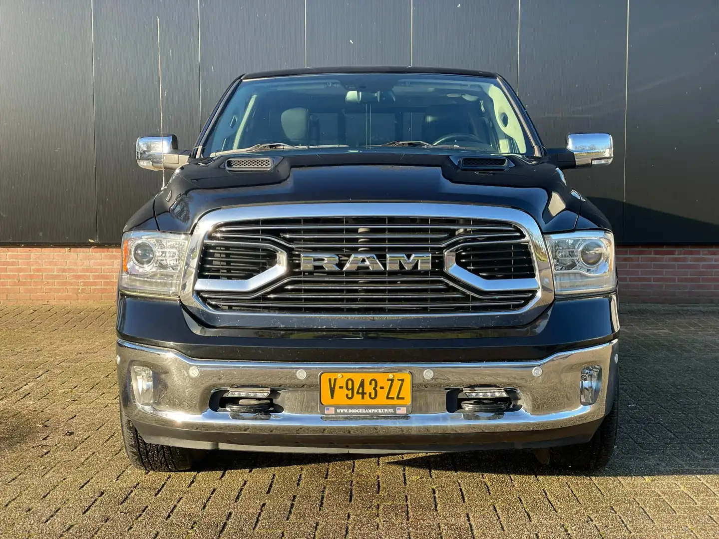 Dodge RAM 1500 5.7 V8 4x4 Noir - 2