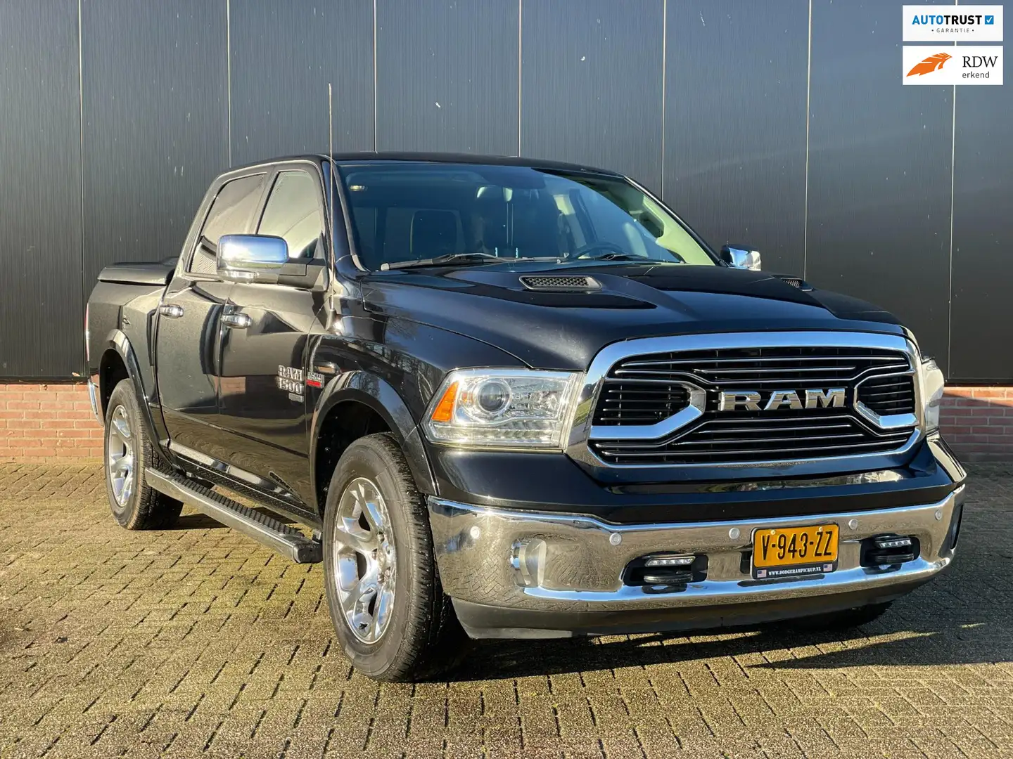Dodge RAM 1500 5.7 V8 4x4 Noir - 1