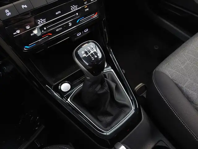 Volkswagen T-Cross view 13