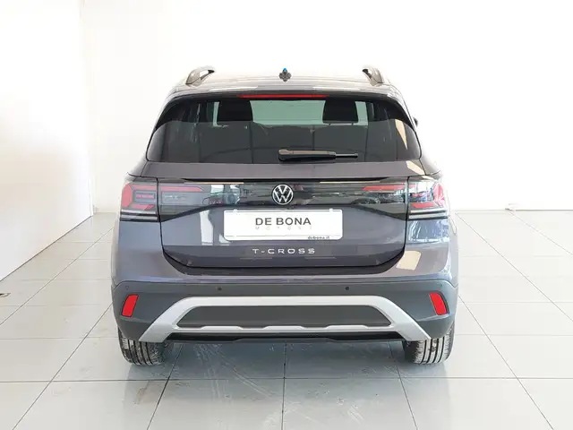 Volkswagen T-Cross view 5
