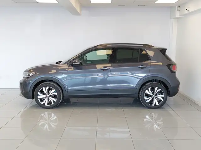 Volkswagen T-Cross view 3