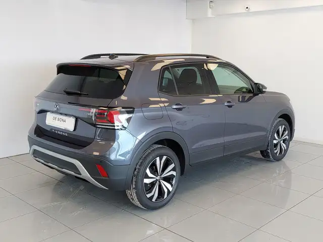 Volkswagen T-Cross view 4