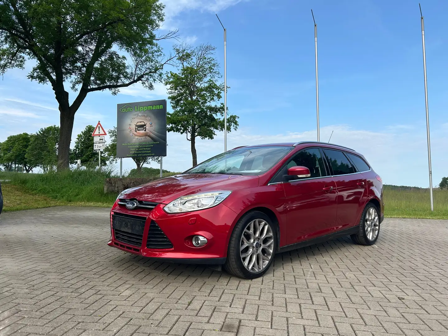Ford Focus Titanium X SONY Xenon Winterpaket Alu CANDY-RED Rojo - 1