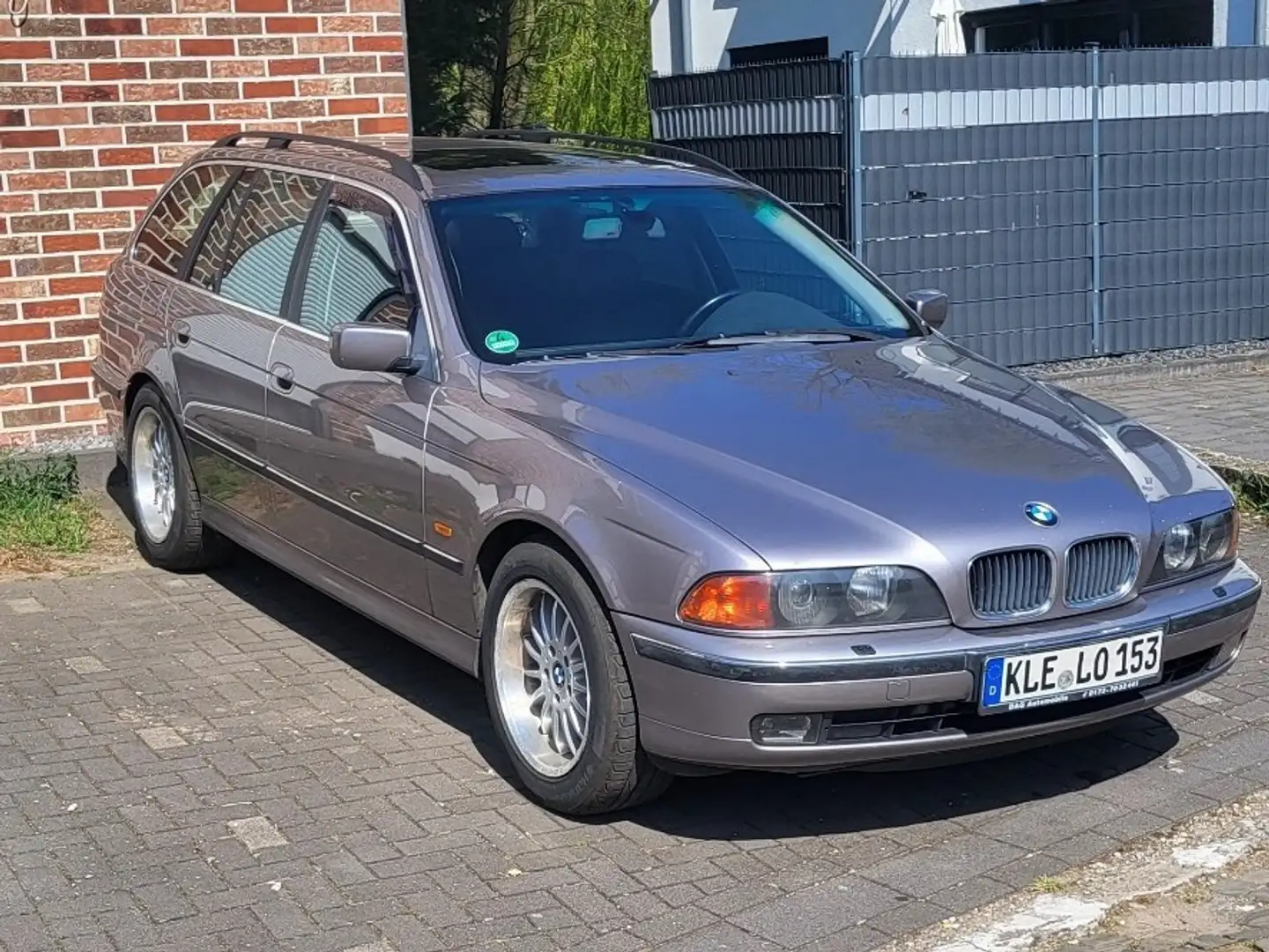 BMW 523 523i touring - 1
