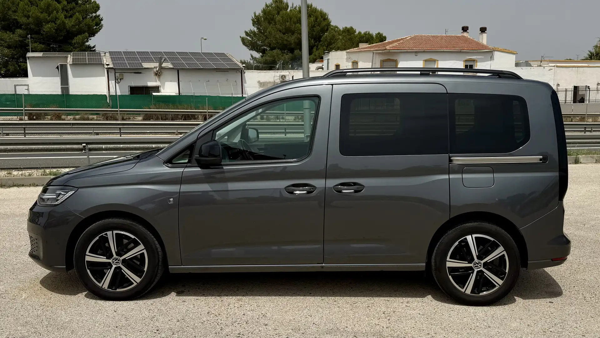 Volkswagen Caddy 2.0TDI Outdoor DSG 122 - 2