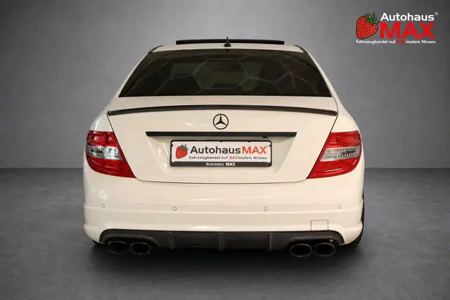 Mercedes-Benz C 63 Amg view 5