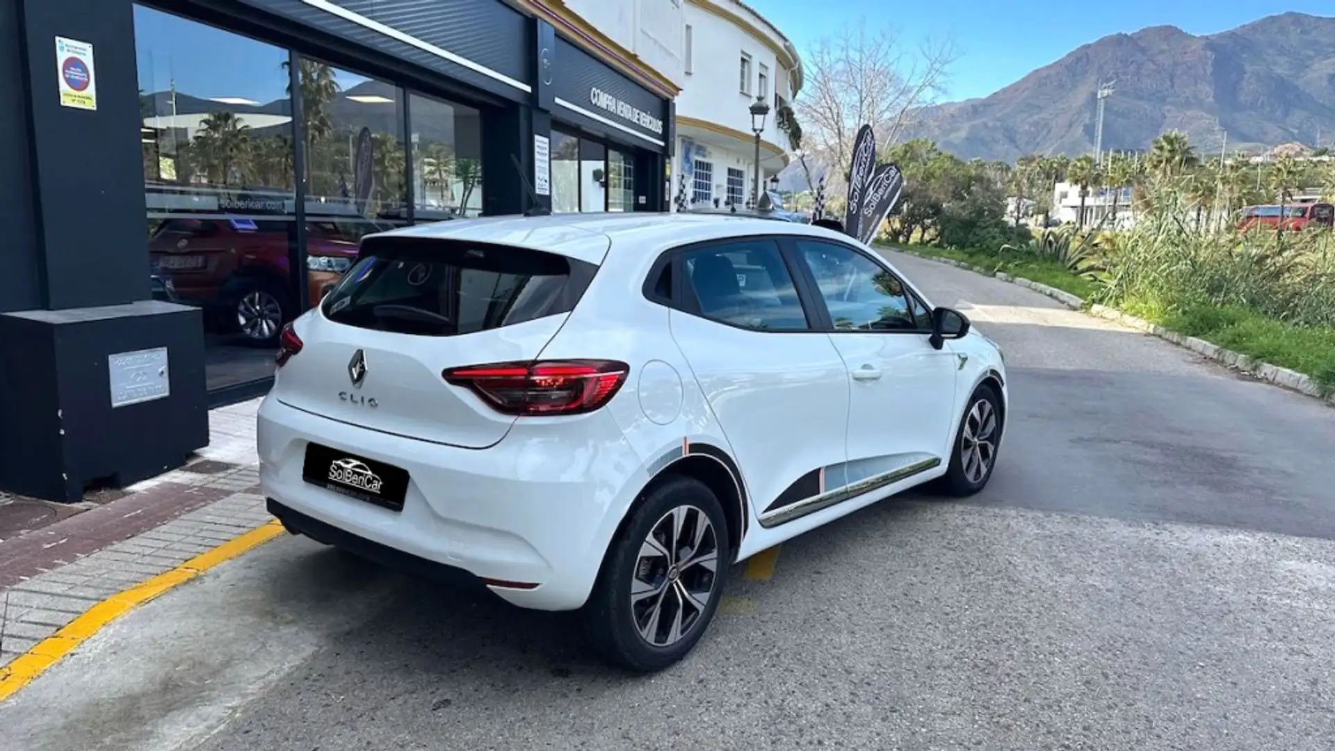 Renault Clio TCe Business 67kW Wit - 2