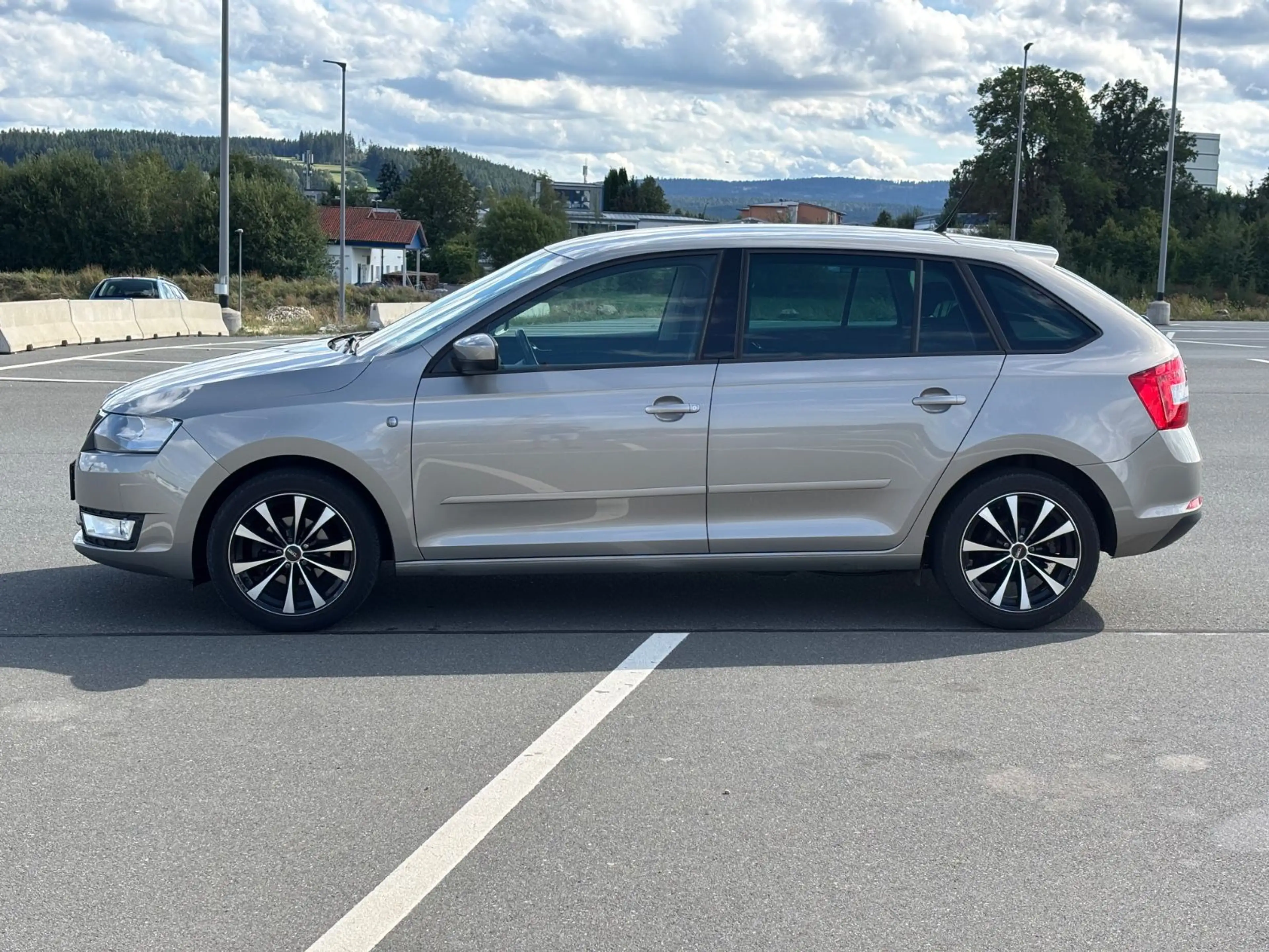 Skoda Rapid/Spaceback 1.2 TSI Spaceback Ambition TÜV neu — photo 3